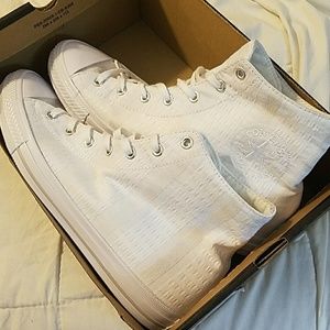 ALL WHITE EVERYTHING CONVERSE